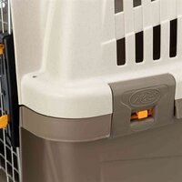 Transportbox Trixie Skudo Taupe/Zand &ndash; Reisbox voor Hond &amp; Kat, Vliegtuig-geschikt &ndash; 4 Maten: S-M t/m L (68-105 cm)